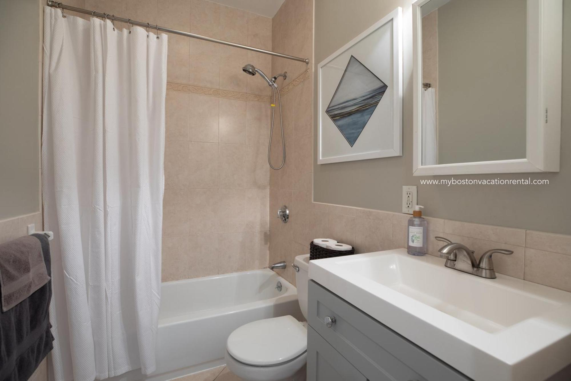 Sunny Convenient Home W/ Private Patio! Easy Walk To Everything! ボストン エクステリア 写真